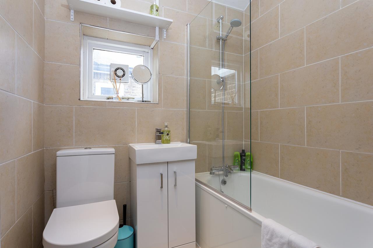 Quaint 2 Bedroom Flat - 9 Minutes Walk To Vauxhall Tube Londres Exterior foto
